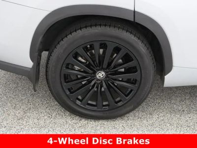2023 Toyota Highlander FWD - Photo 6