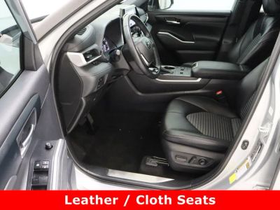 2023 Toyota Highlander FWD - Photo 14