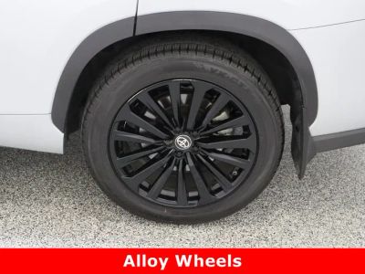 2023 Toyota Highlander FWD - Photo 10