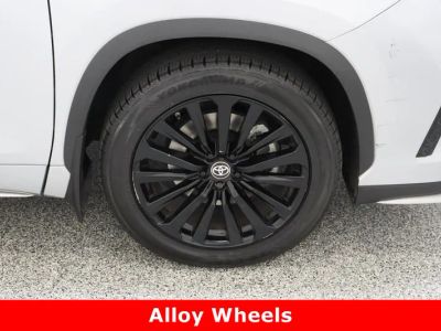 2023 Toyota Highlander FWD - Photo 5