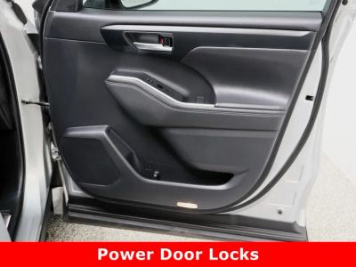 2023 Toyota Highlander FWD - Photo 39