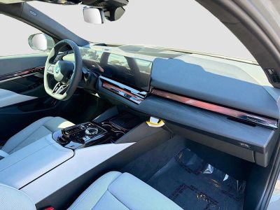 2026 BMW 5 Series — photo 15 view