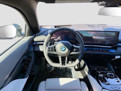 2026 BMW 5 Series — photo 18 view