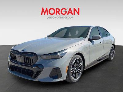 2026 BMW 5 Series — photo 8 view
