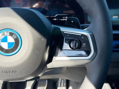 2026 BMW 5 Series — photo 40 view