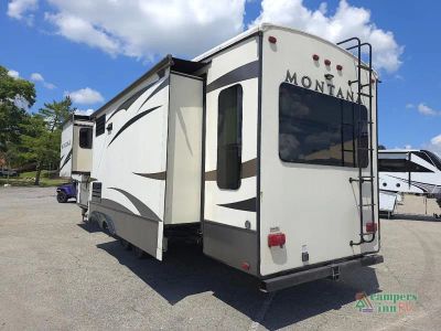 2017 Keystone RV Montana — detail view