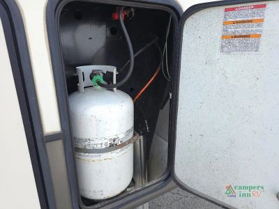 2017 Keystone RV Montana — photo 10 view