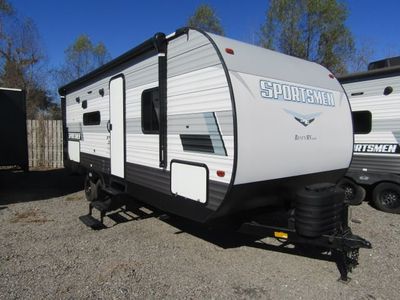 2022 Kz-rv Sportsmen — front three-quarter view