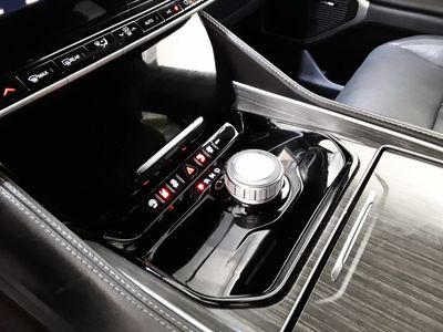 2023 Jeep Wagoneer L - Photo 24