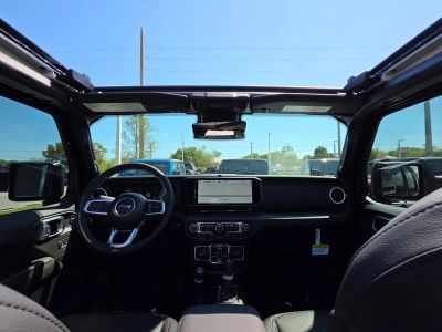 2026 Jeep Wrangler — photo 10 view