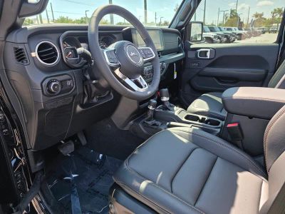 2026 Jeep Wrangler — photo 14 view