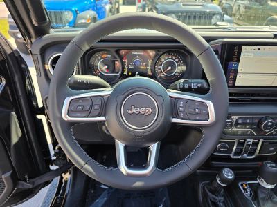 2026 Jeep Wrangler — photo 17 view