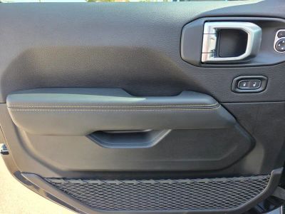 2026 Jeep Wrangler — photo 15 view