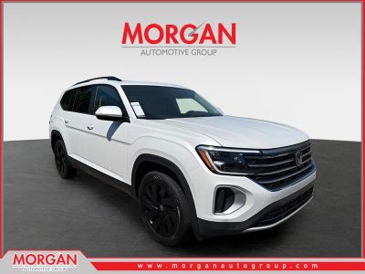 2026 Volkswagen Atlas 2.0T SE w/Technology in White — front three-quarter view