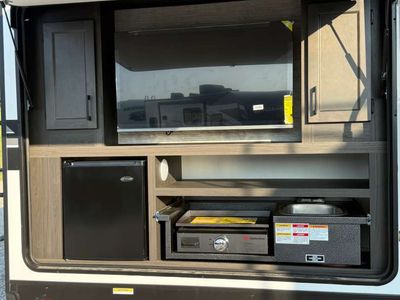 2025 Venture RV Stratus - Photo 3