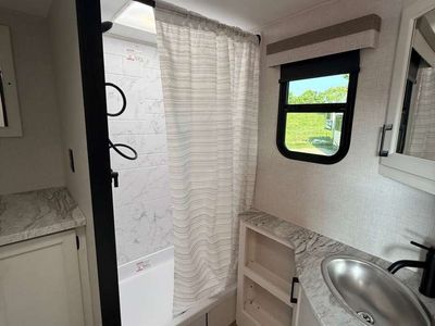 2025 Venture RV Stratus - Photo 18