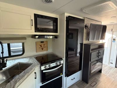 2025 Venture RV Stratus - Photo 11