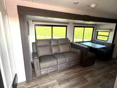 2025 Venture RV Stratus - Photo 6