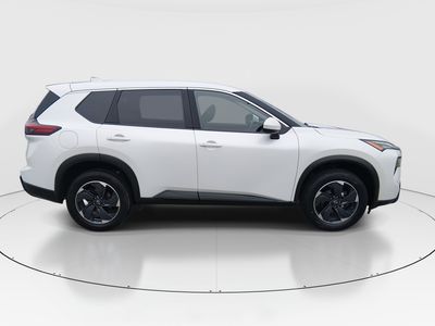 2024 Nissan Rogue — photo 8 view