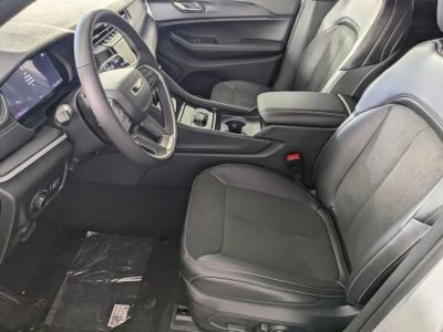 2025 Jeep Grand Cherokee — photo 9 view
