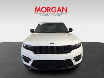 2025 Jeep Grand Cherokee — side profile view