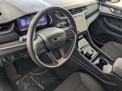 2025 Jeep Grand Cherokee — photo 11 view