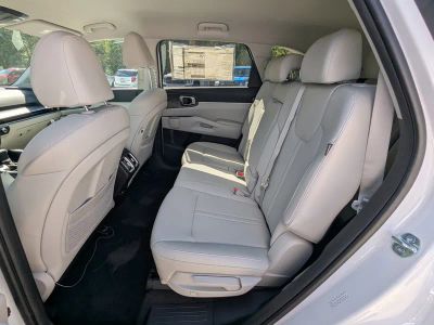 2026 Kia Sorento — photo 16 view