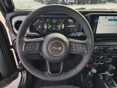 2026 Pre-Owned 2025 Jeep Wrangler 4xe - Photo 11