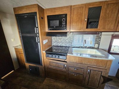 2018 Forest River RV Wildwood X-Lite — photo 18 view