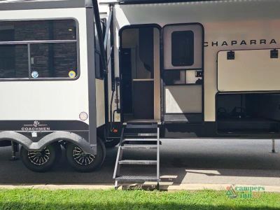 2027 Coachmen RV Chaparral — photo 8 view