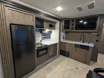 2022 Forest River Vengeance Rogue - Photo 7