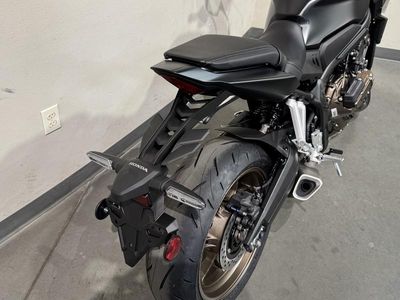 2026 Honda CB650R E-Clutch - Photo 10