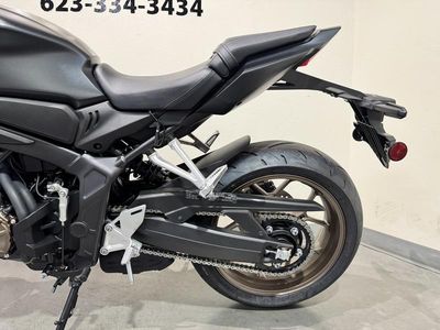 2026 Honda CB650R E-Clutch - Photo 13