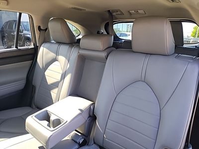 2022 Toyota Highlander - Photo 39