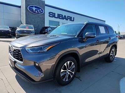 2022 Toyota Highlander - Photo 2