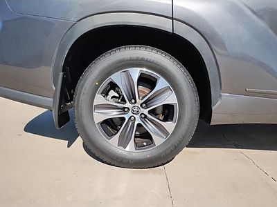 2022 Toyota Highlander - Photo 16