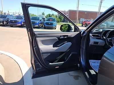 2022 Toyota Highlander - Photo 18