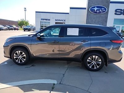 2022 Toyota Highlander - Photo 11