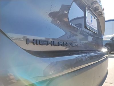 2022 Toyota Highlander - Photo 12