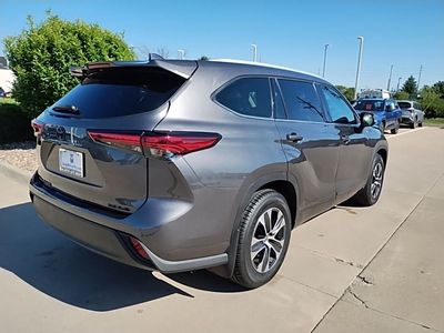 2022 Toyota Highlander - Photo 8