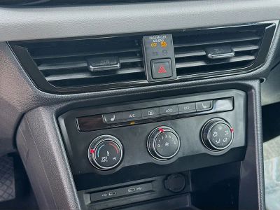 2022 Volkswagen Taos — photo 12 view