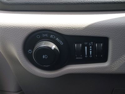 2023 Chrysler Pacifica - Photo 13