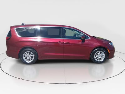 2023 Chrysler Pacifica - Photo 8