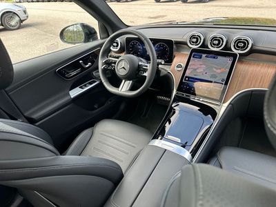 2025 Mercedes-Benz GLC - Photo 33