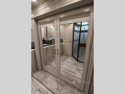 2025 Fleetwood RV Discovery LXE - Photo 60