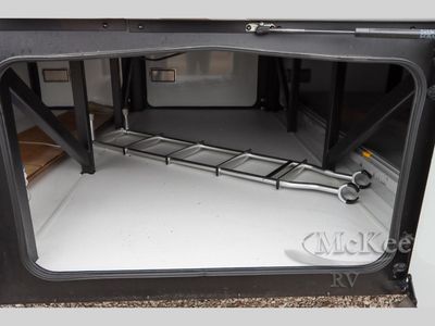 2025 Fleetwood RV Discovery LXE - Photo 9