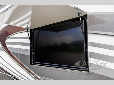 2025 Fleetwood RV Discovery LXE - Photo 5