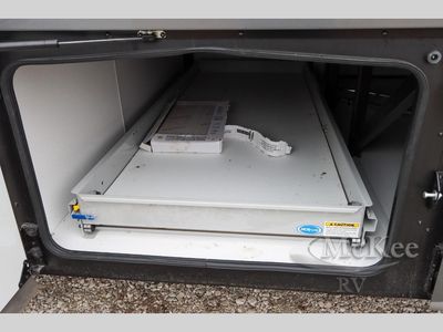 2025 Fleetwood RV Discovery LXE - Photo 18