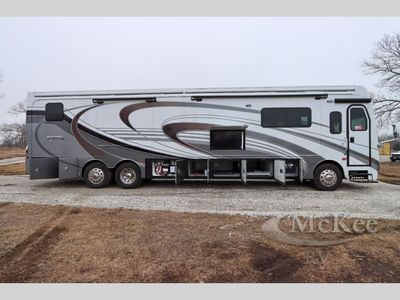 2025 Fleetwood RV Discovery LXE - Photo 6