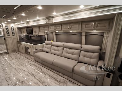 2025 Fleetwood RV Discovery LXE - Photo 36